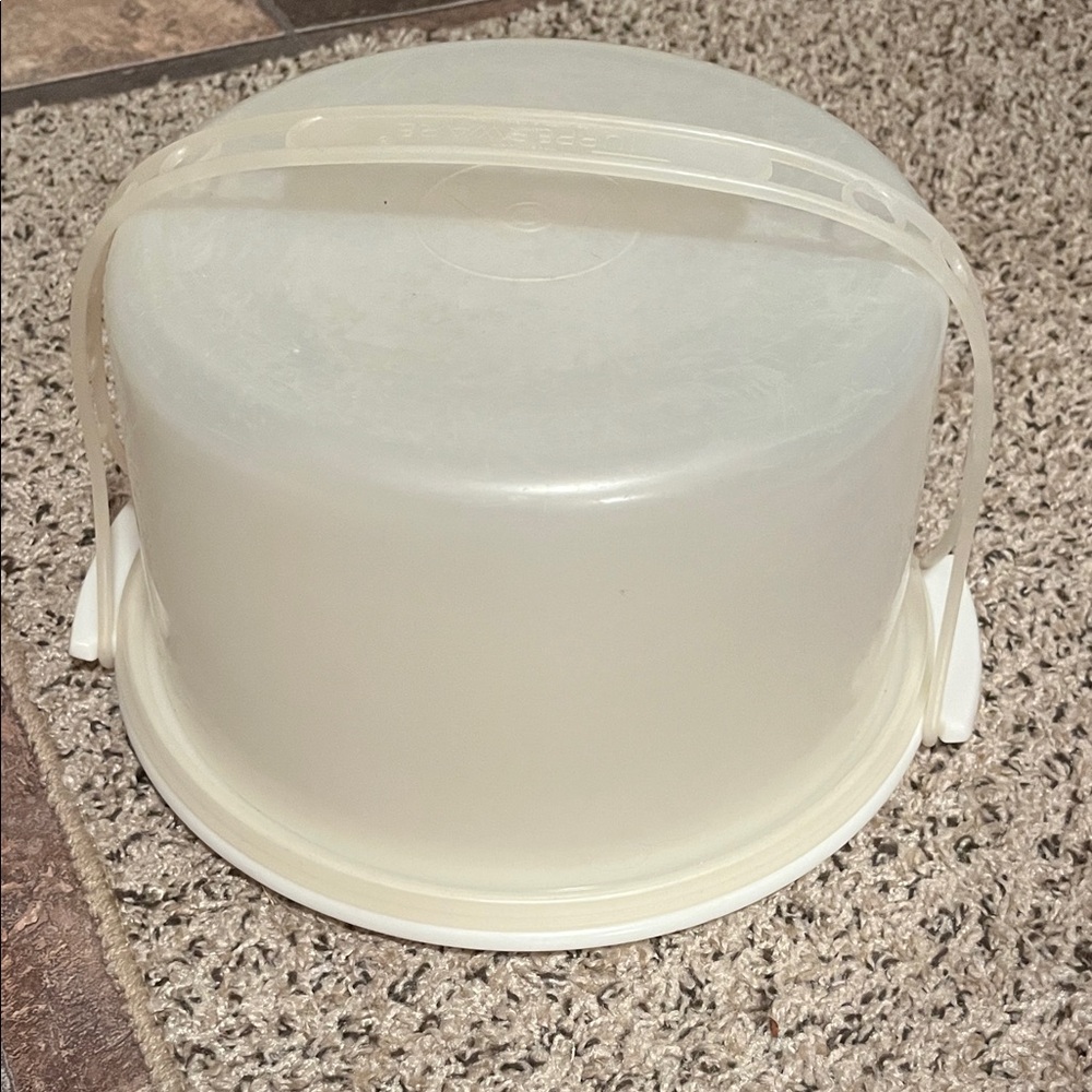 Vintage Tupperware cake or pie container with Handle